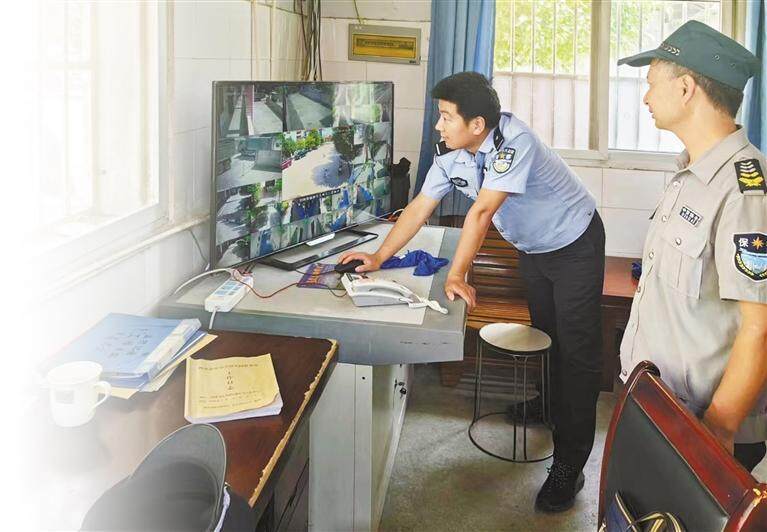 以身軀護衛群眾 用生命寫下忠誠——追記“三秦楷?！笔范Y海