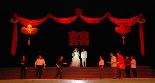 洛南大型眉戶現代劇《香包》秦腔節公演