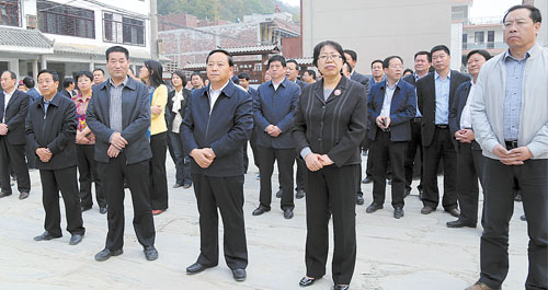 全市重大項目建設現場觀摩會在柞水鎮安觀摩