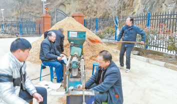 萬物競春時 菇農生產忙