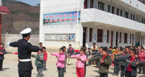 鎮安交管大隊強化中小學生交通安全知識教育